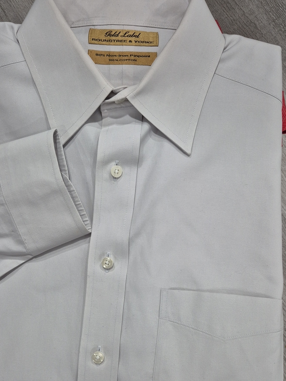 Roundtree & Yorke Light Gray Long-Sleeve Dress Shirt with Chest Pocket